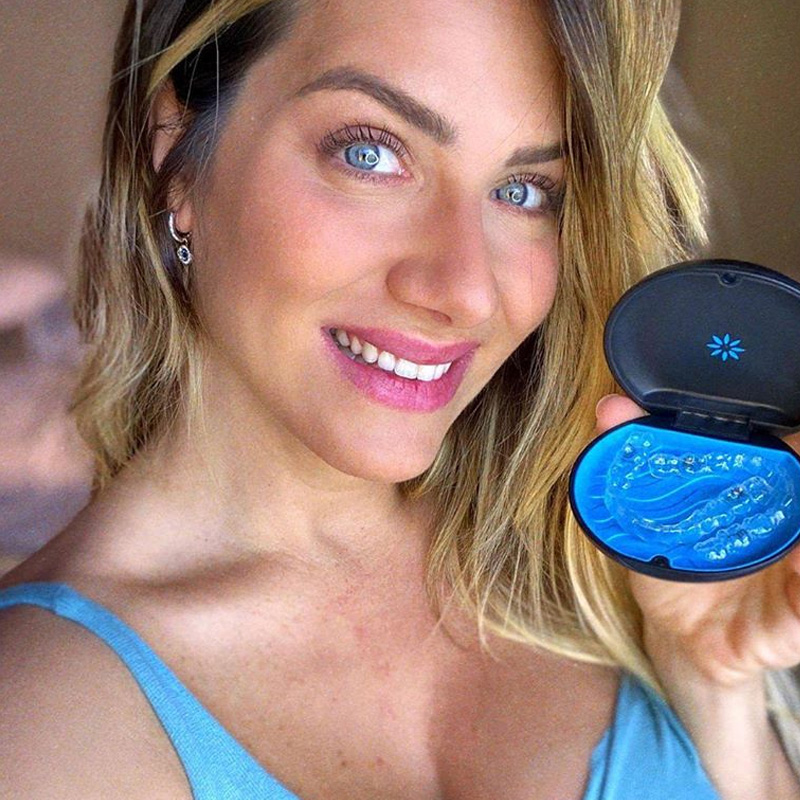 Giovanna Ewnank, atriz. com Invisalign